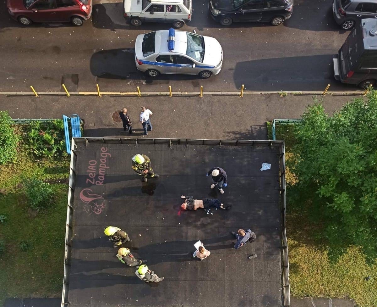 Погоня в зеленограде. Девушка выбросилась из окна. Выбросился из окна Зеленоград.